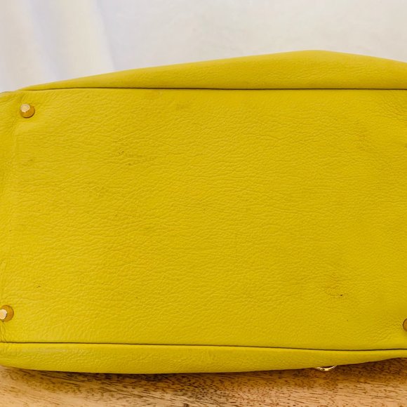 Guia’s Italian Leather Chartreuse Yellow Satchel - Picture 5 of 8
